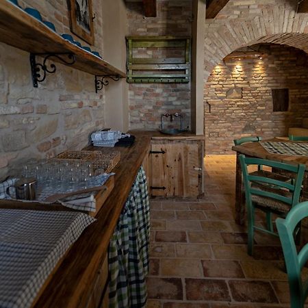 Il Castello Affittacamere Montecosaro  Bagian luar foto