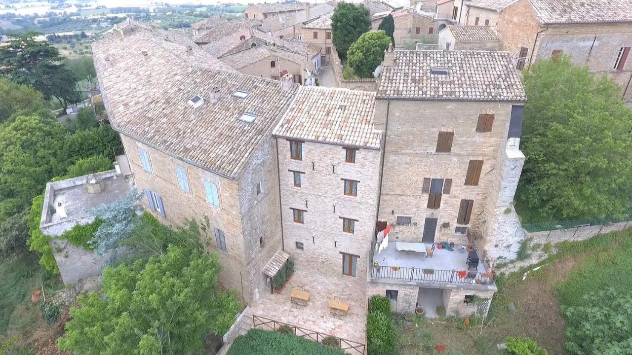 Il Castello Affittacamere Montecosaro  Bagian luar foto